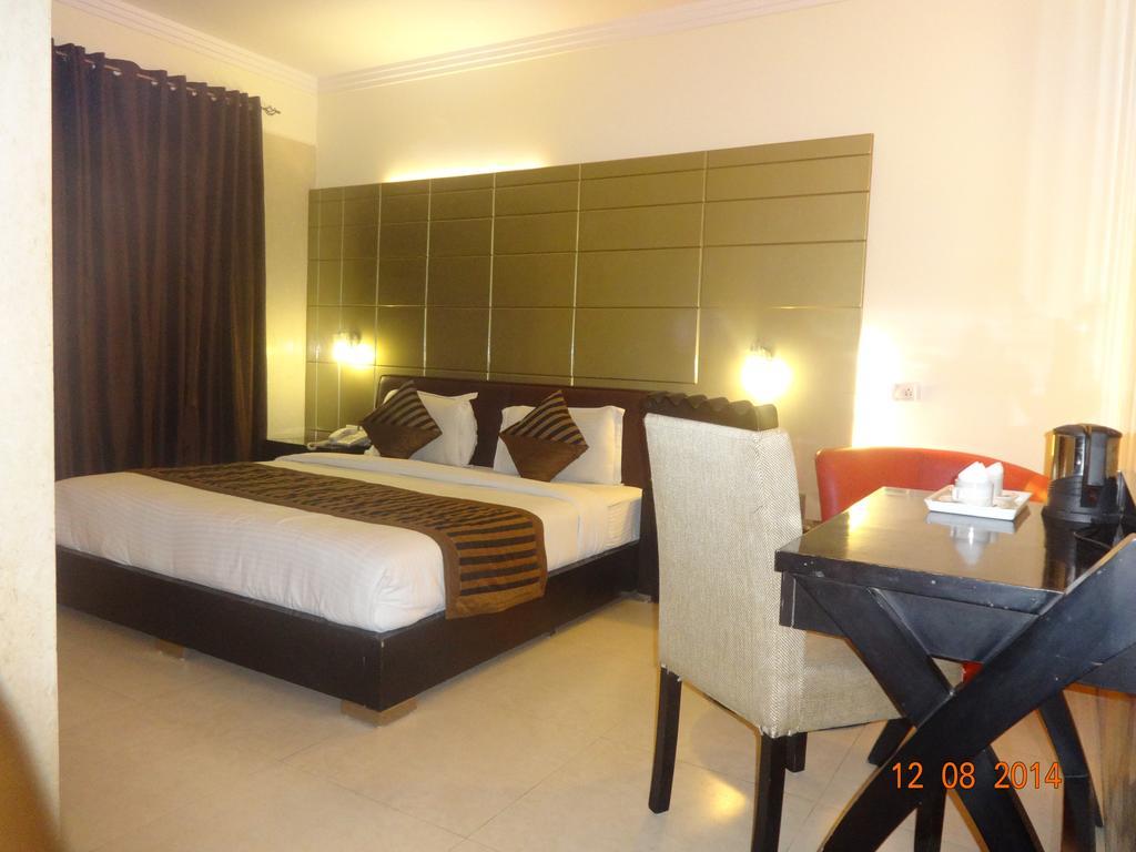 Hotel O Delhi Nové Dillí Pokoj fotografie